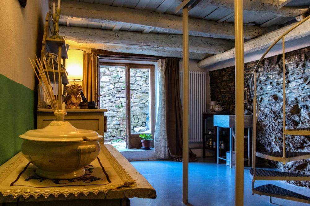 Comano Viandanti, Artisti E Sognatori住宿加早餐旅馆 外观 照片