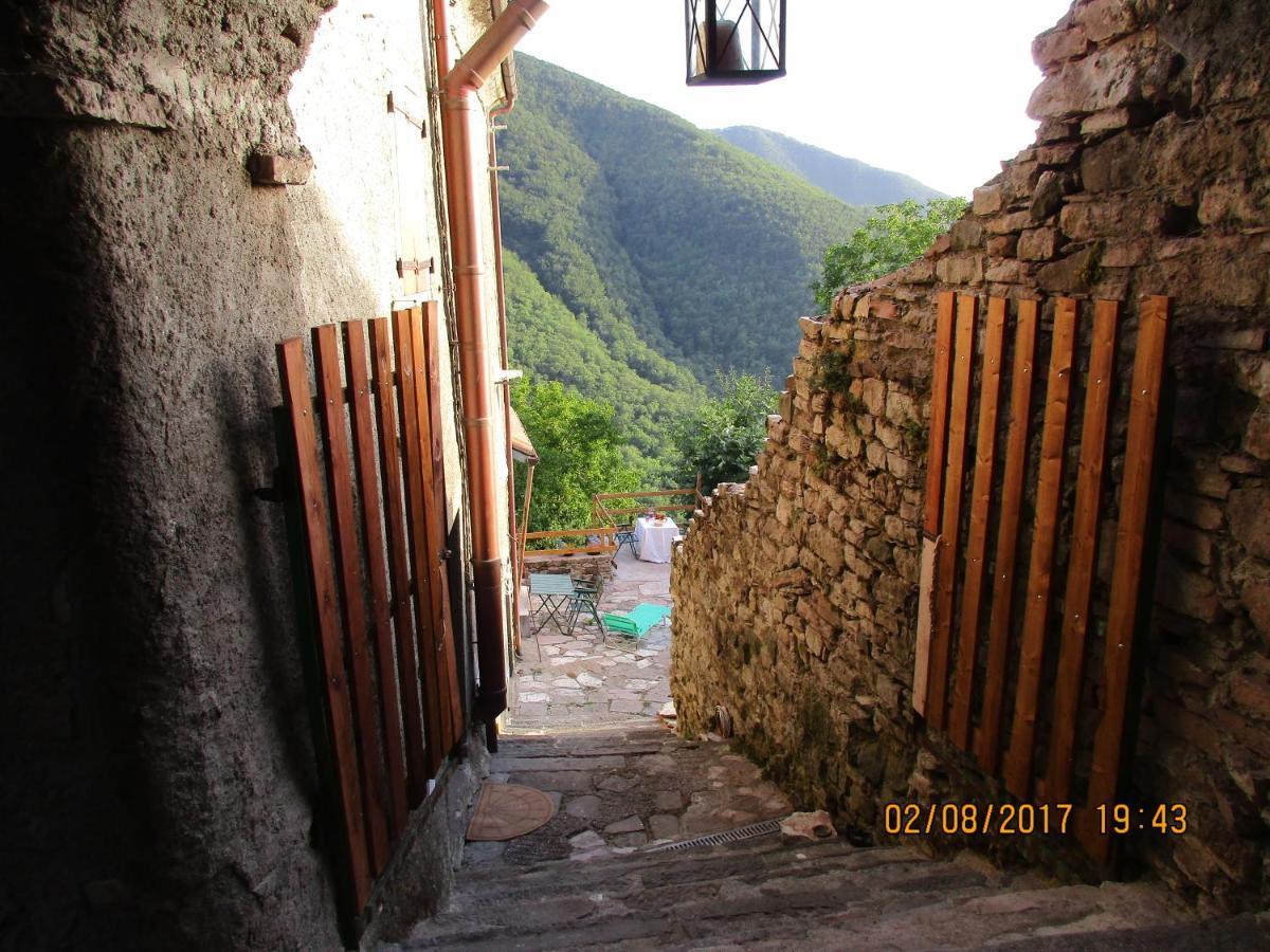 Comano Viandanti, Artisti E Sognatori住宿加早餐旅馆 外观 照片